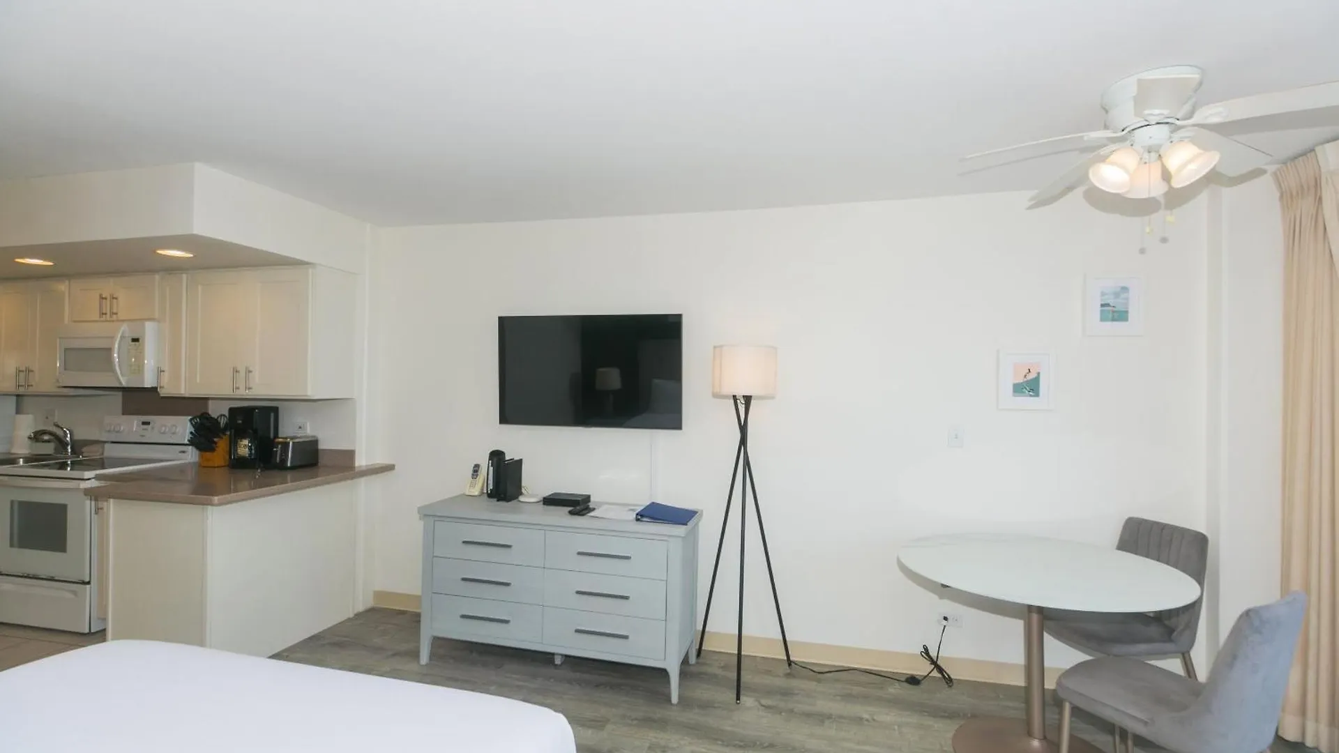 Ilikai Marina 1781 City View Studio Гонолулу 0*,  США